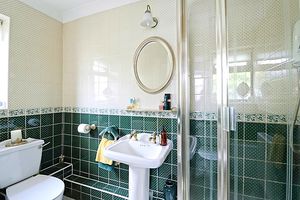 En-Suite- click for photo gallery